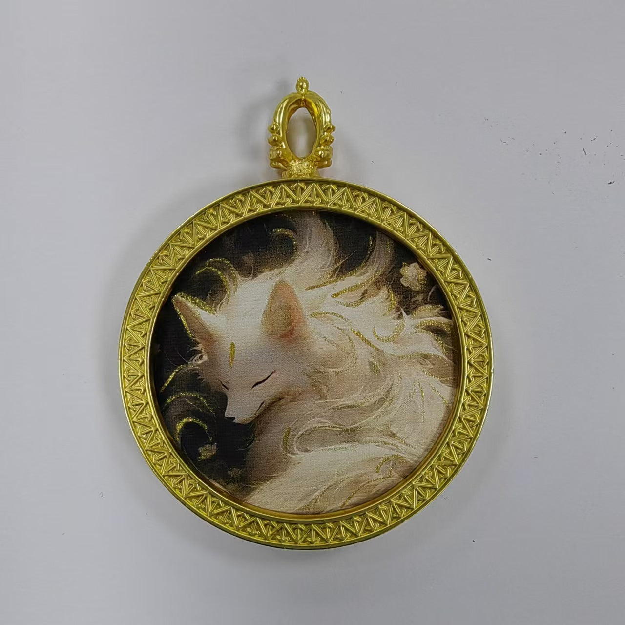 Round golden thangka pendant Beautiful pendant necklace Ancient Chinese pure painting art