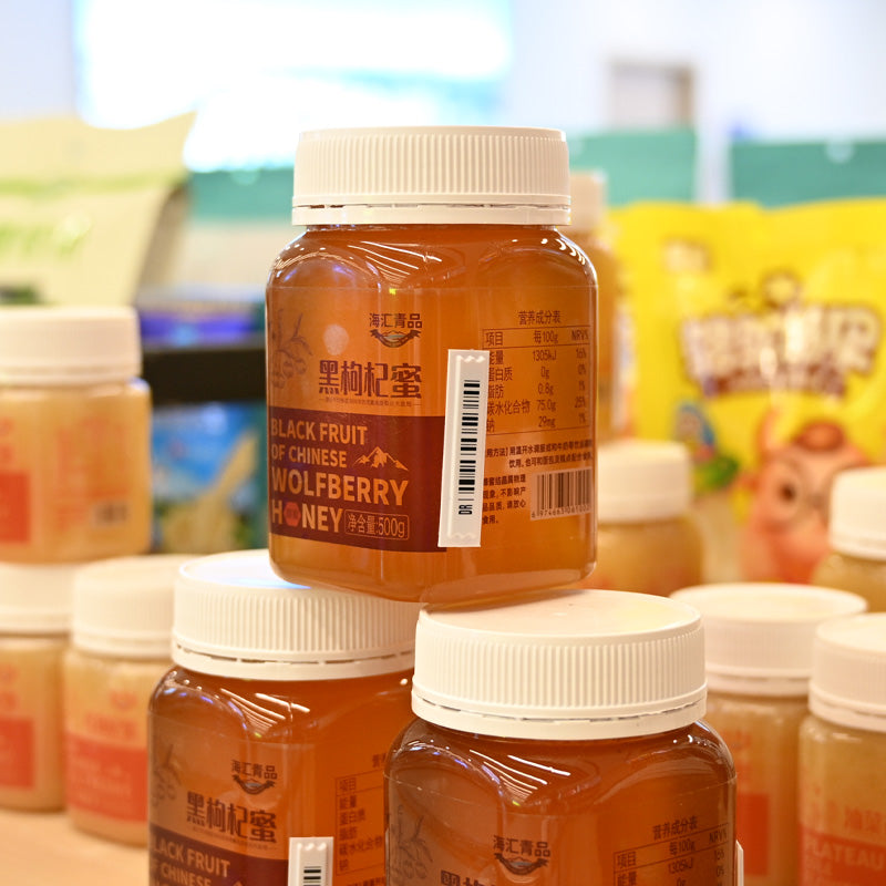 Qinghai specialty rapeseed flower honey is rich in nutrition and contains a variety of vitamins, beautifying and nourishing the skin, with a unique taste